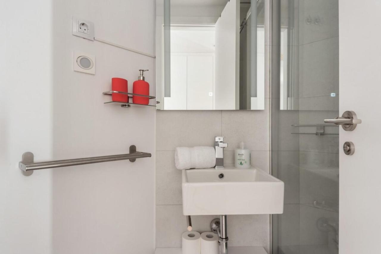 Incredible Design 2 Bedroom Apartment In Centro マドリード エクステリア 写真