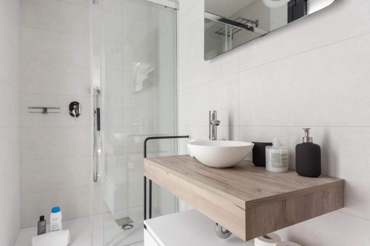 Incredible Design 2 Bedroom Apartment In Centro マドリード エクステリア 写真